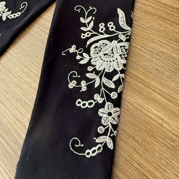 Nine West Sheer Black Embroidered Blouse Sz. M - Picture 6 of 6